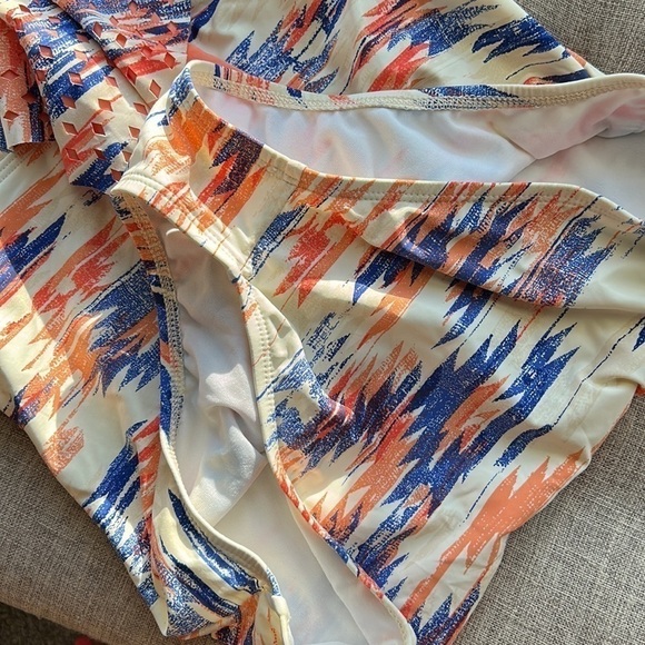 ELLA Moss swimsuit size medium (4/6/8) one piece - Picture 5 of 8